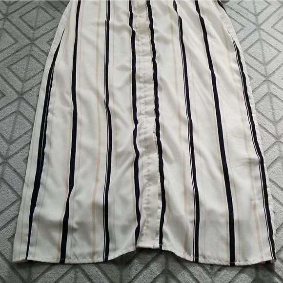 Striped Midi Dress   - Picture 2 of 9